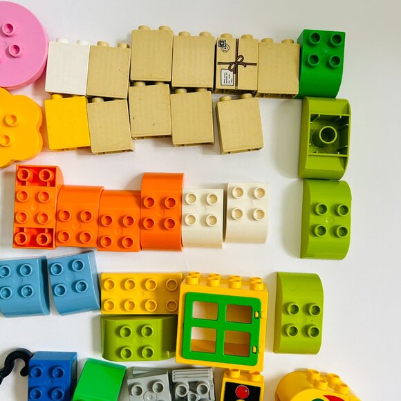 LEGO Duplo Mixed Lot Airplane Cars Figures Window Flowers Cupcake Blocks 71 pcs - Picture 5 of 10